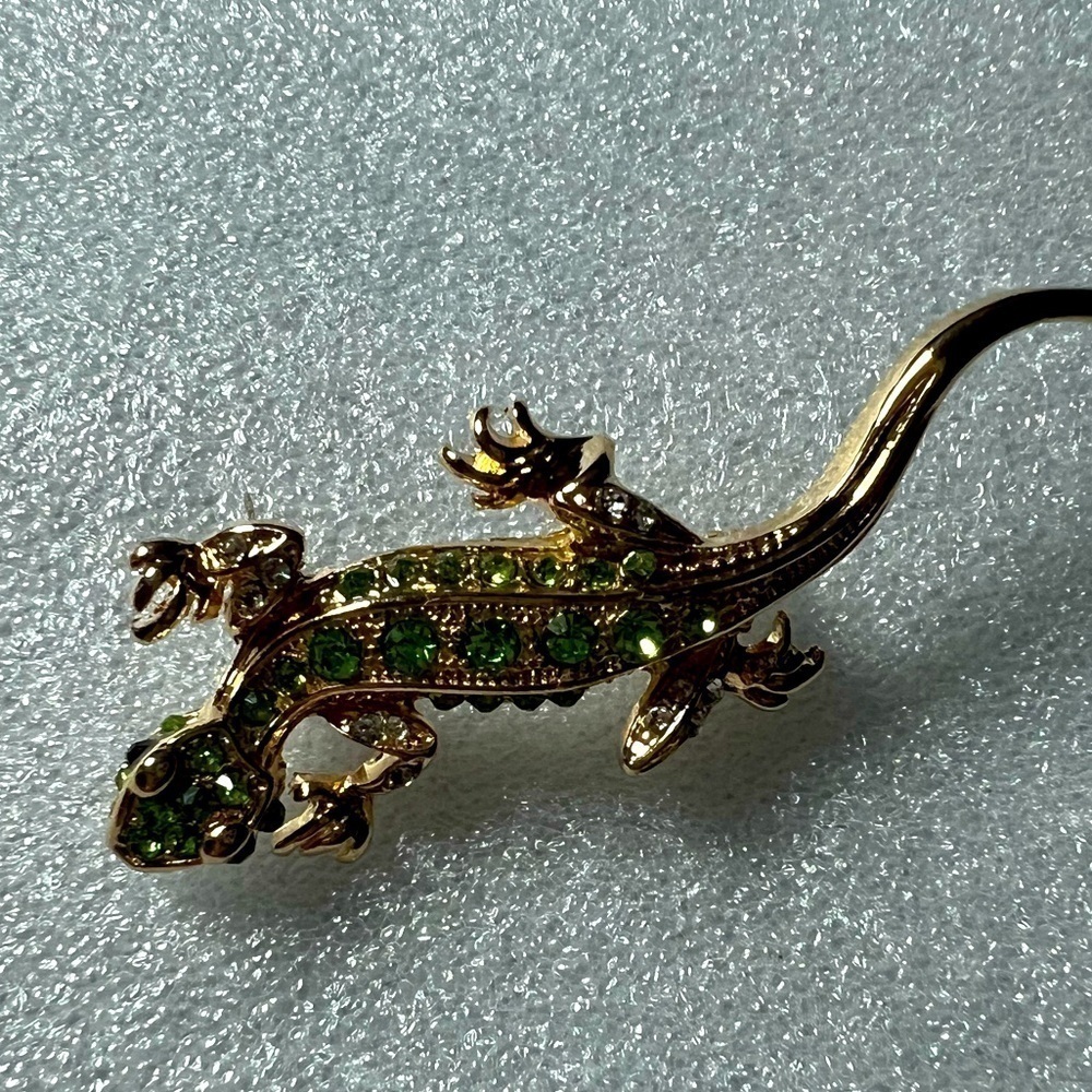 Vintage Green rhinestone encrusted gecko brooch pin